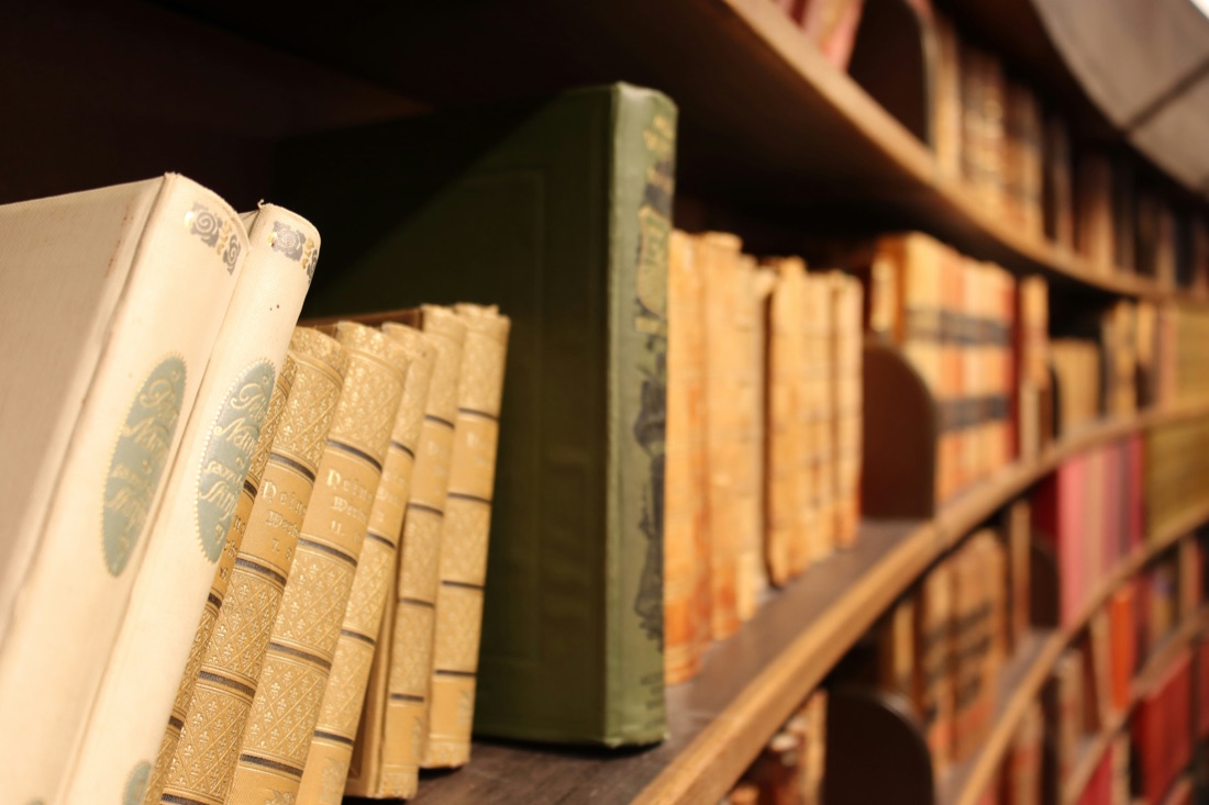 Archive and structure representing governance